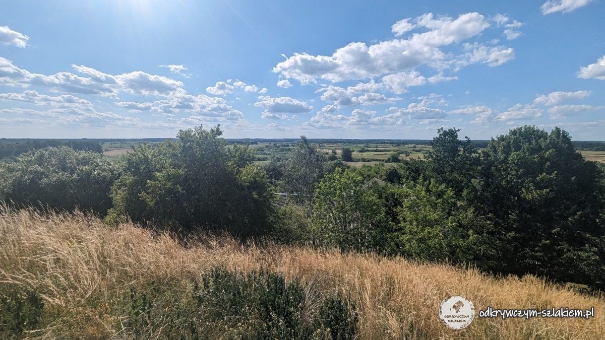 Blick von der Góra Strękowa auf das Narew-Tal und die Felder bei Wizna