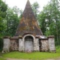 Piramida w Rapie – grobowiec rodu von Fahrenheidów na Mazurach