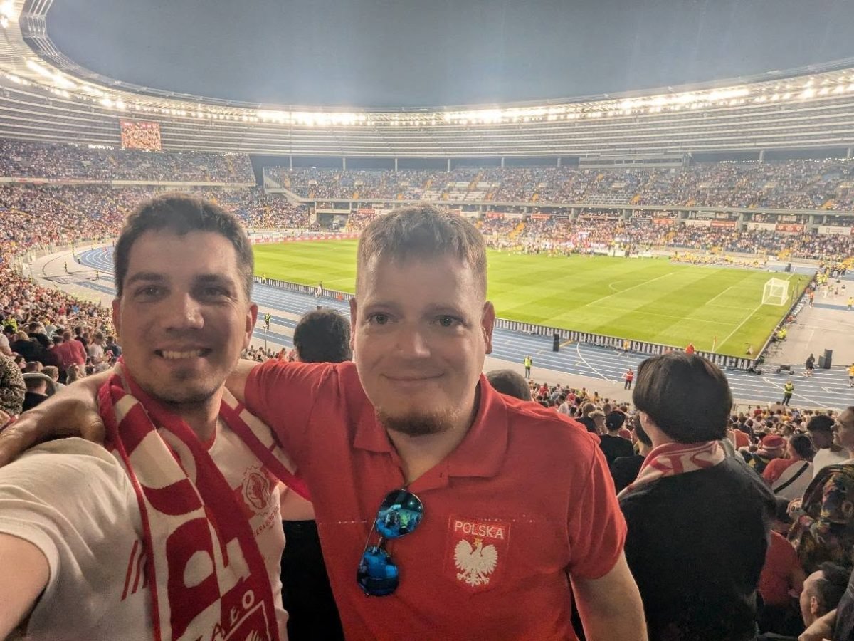 Maciek i Łukasz na trybunie Stadionu Śląskiego po Meczu Legend