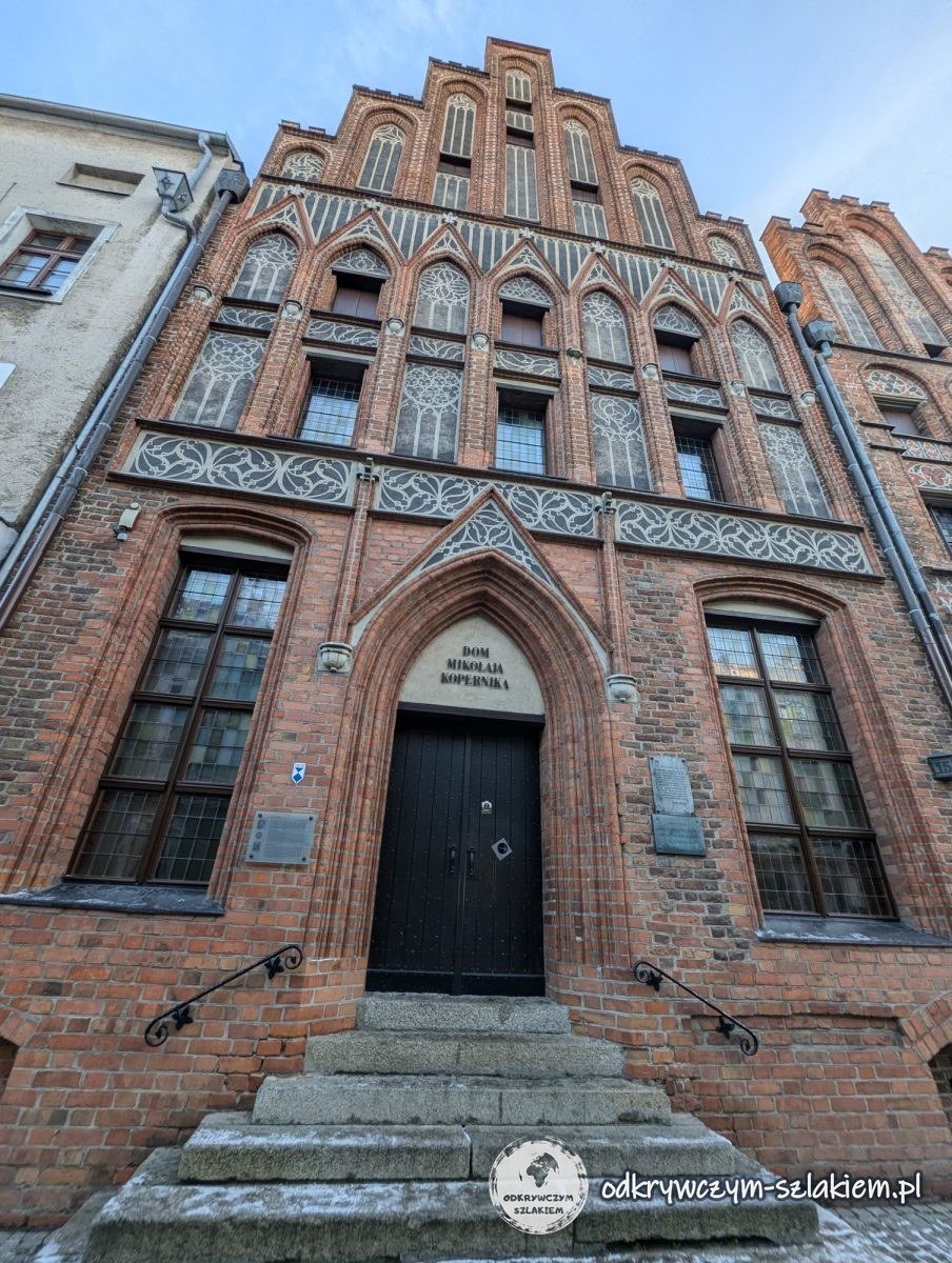 Casa gótica con frontón escalonado: la Casa de Nicolás Copérnico en Toruń