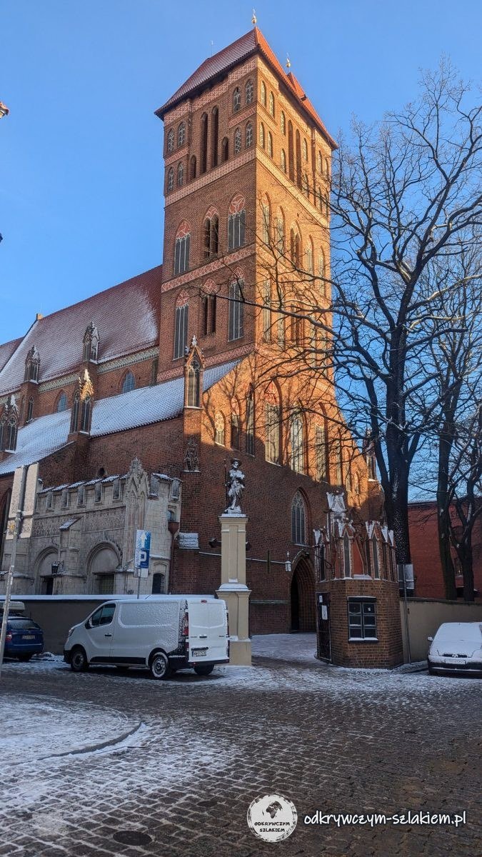La gótica iglesia de Santiago en la Ciudad Nueva de Toruń