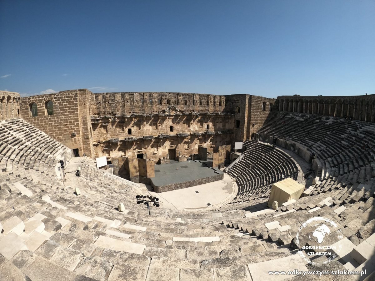 Rzymski teatr w Aspendos – widownia i budynek sceny