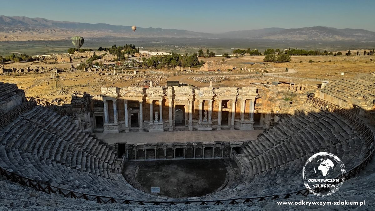 Rzymski teatr w starożytnym Hierapolis nad Pamukkale