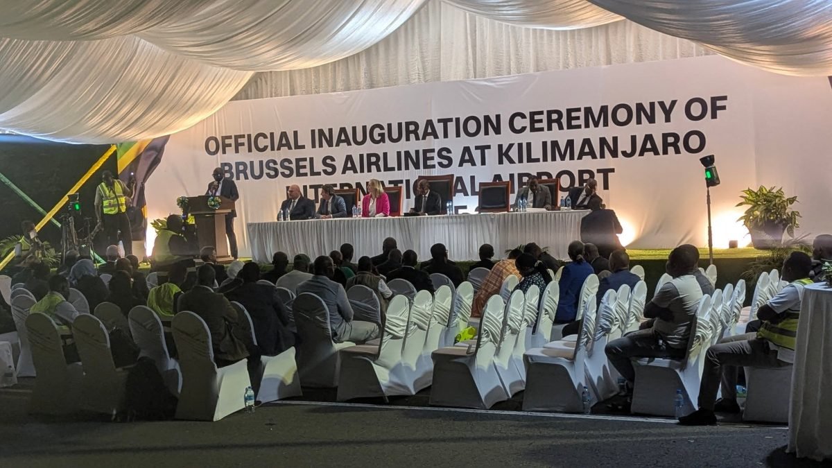 Oficjalna ceremonia inauguracji połączenia Brussels Airlines na lotnisku Kilimanjaro