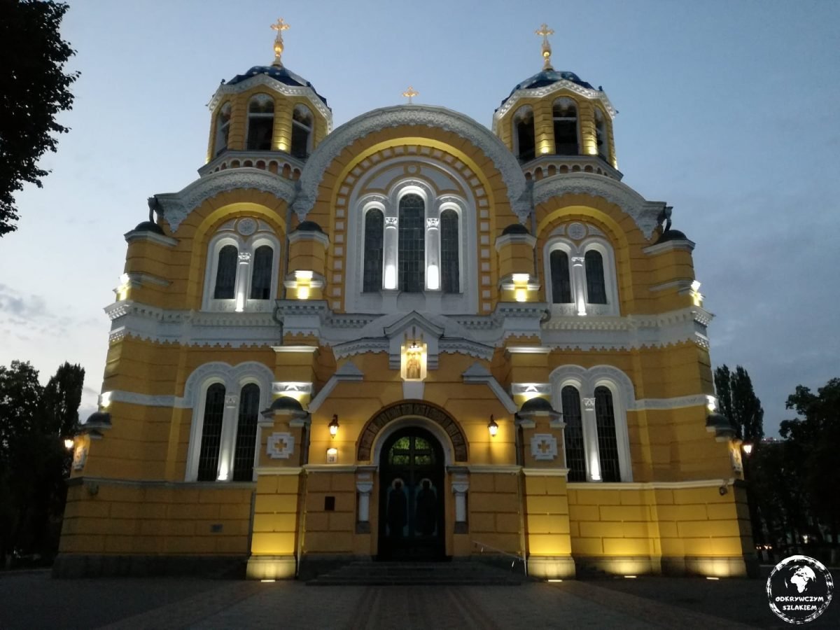 Sobór św. Włodzimierza w Kijowie wieczorem