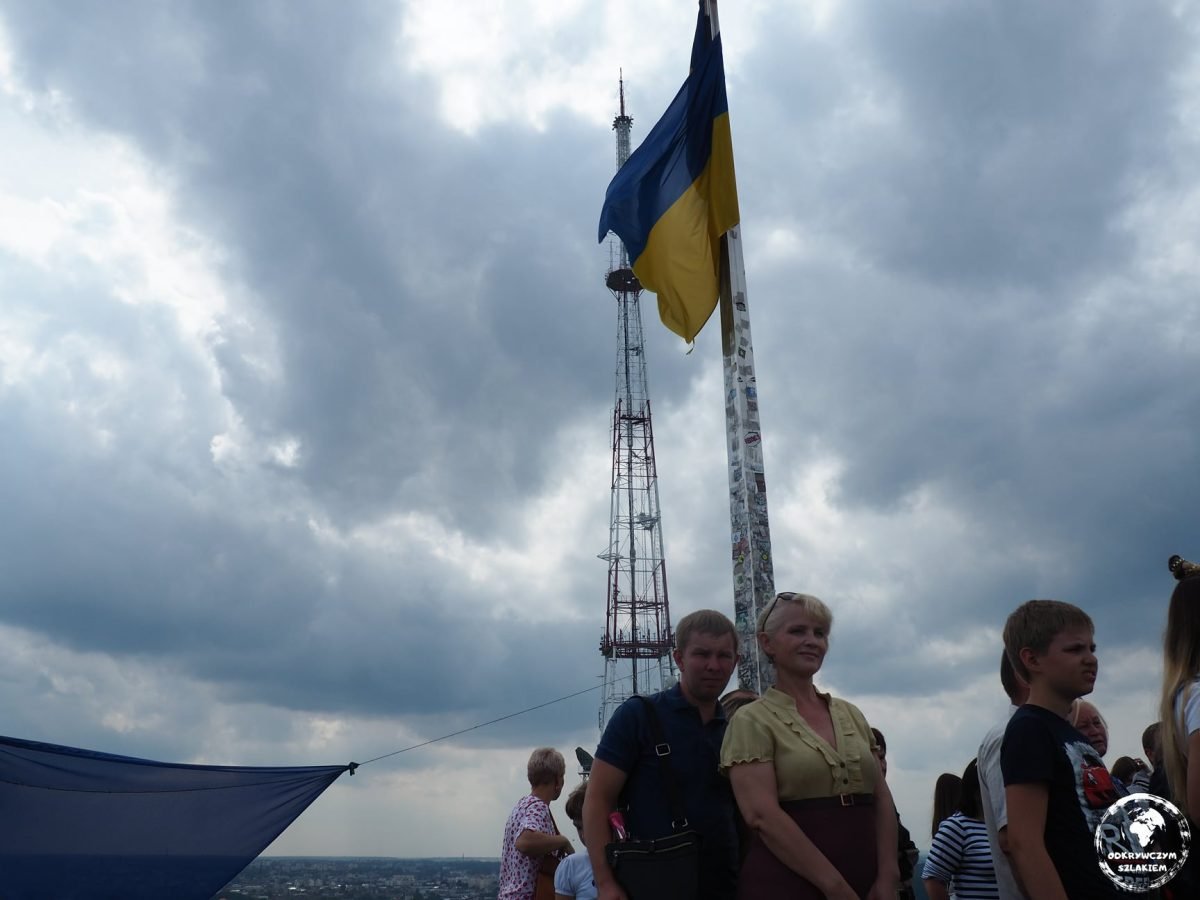 Ukraińska flaga na szczycie Wysokiego Zamku we Lwowie