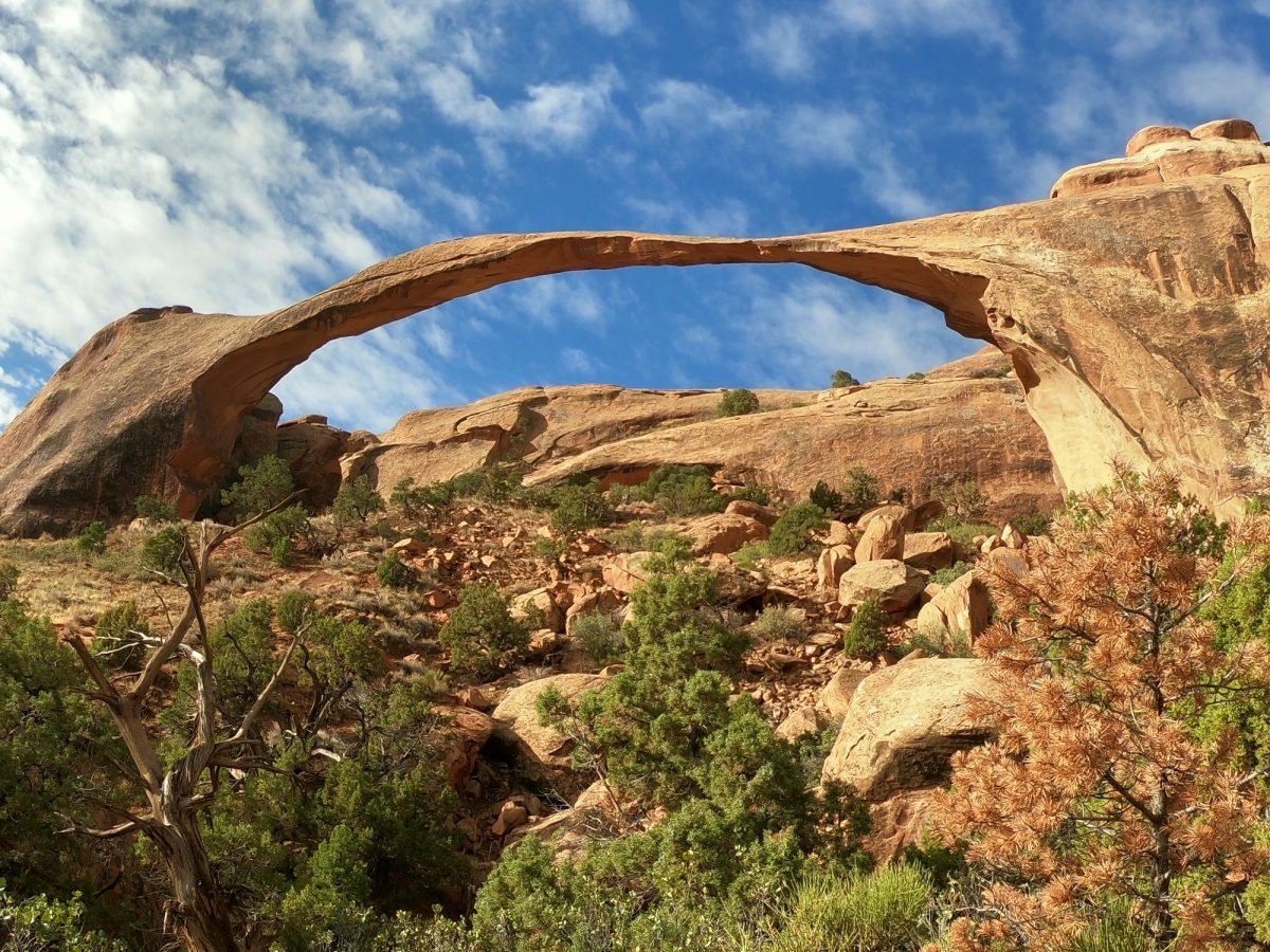 Landscape Arch – jeden z najdłuższych łuków skalnych na świecie, Park Narodowy Arches