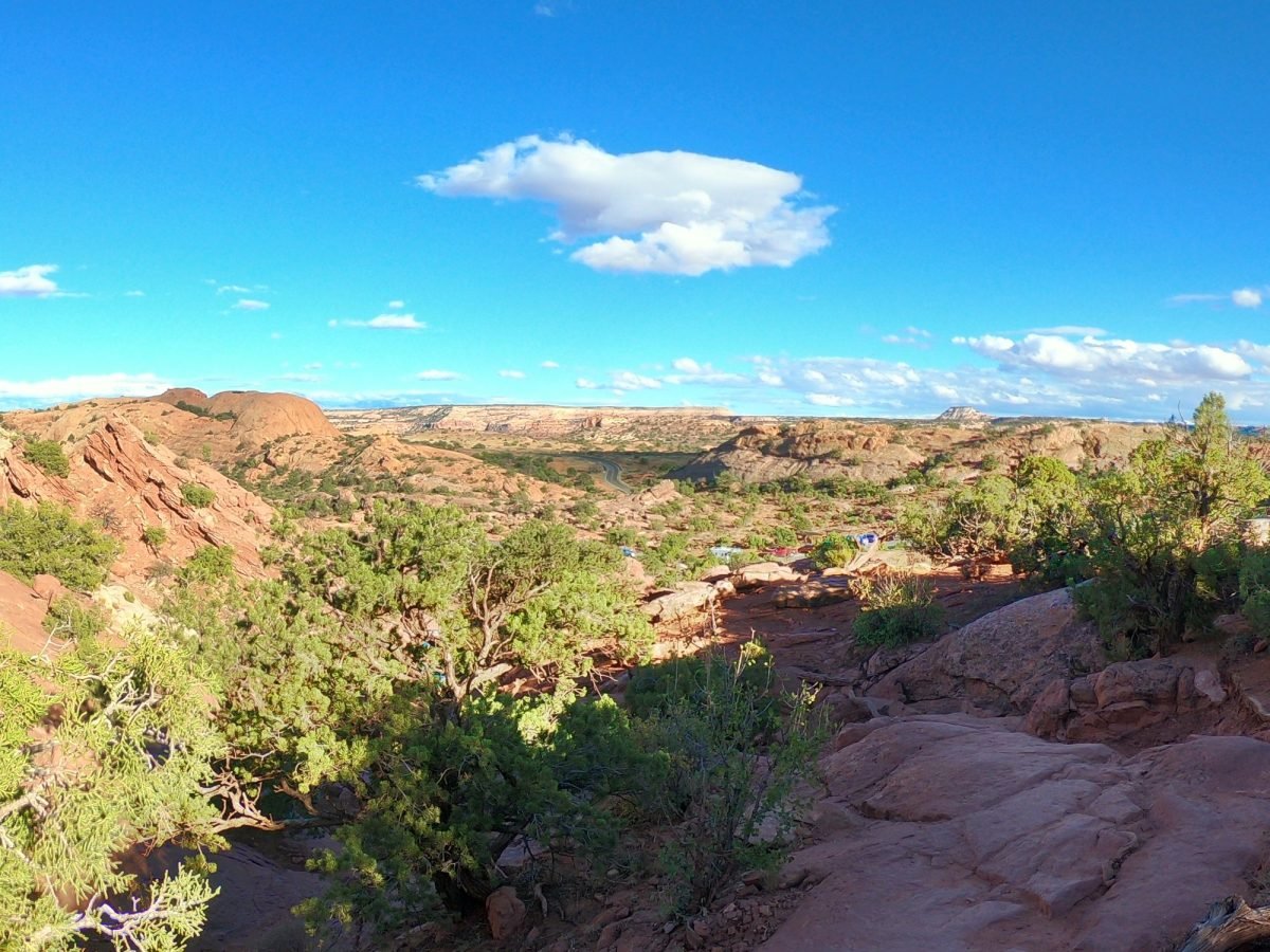 Szlak do krateru Upheaval Dome w Canyonlands