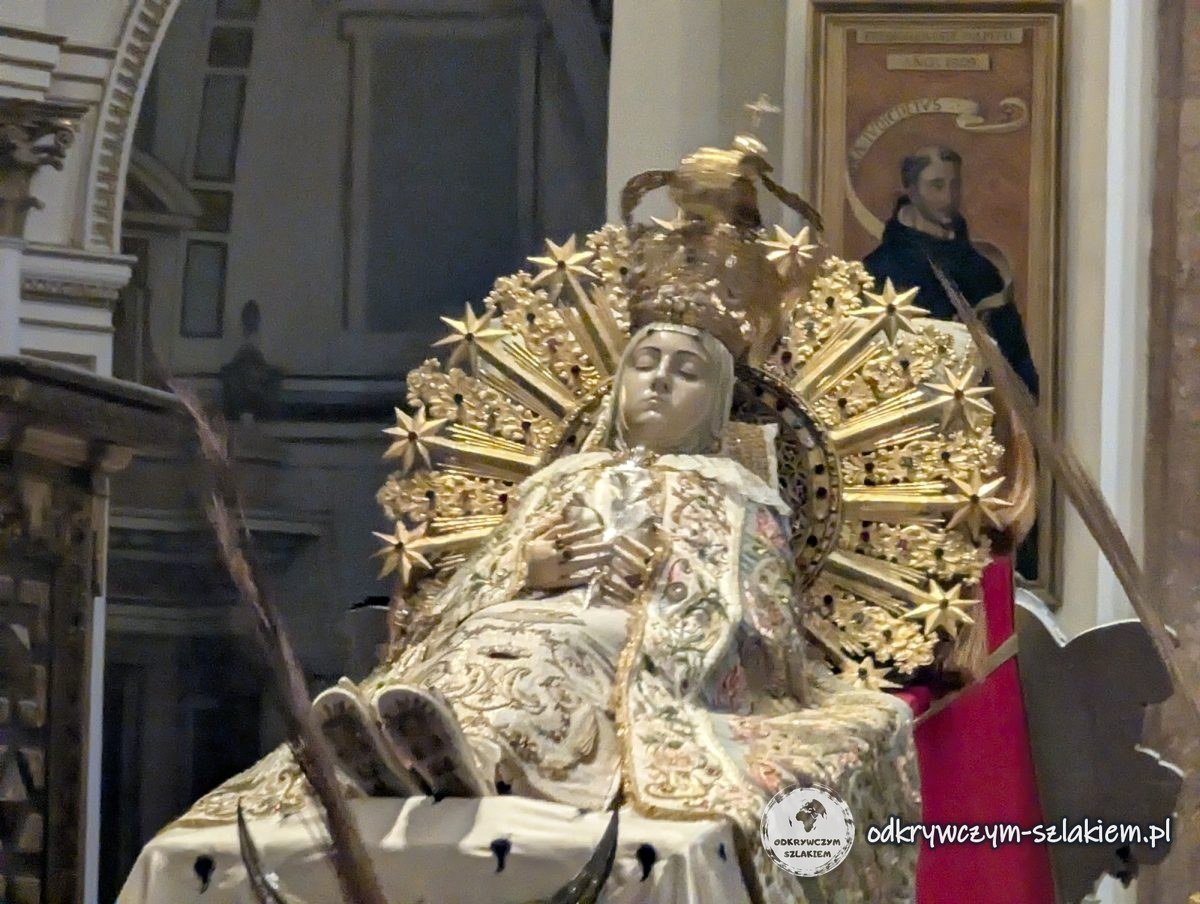 Figura Zaśnięcia Matki Bożej w katedrze w Walencji 15 sierpnia