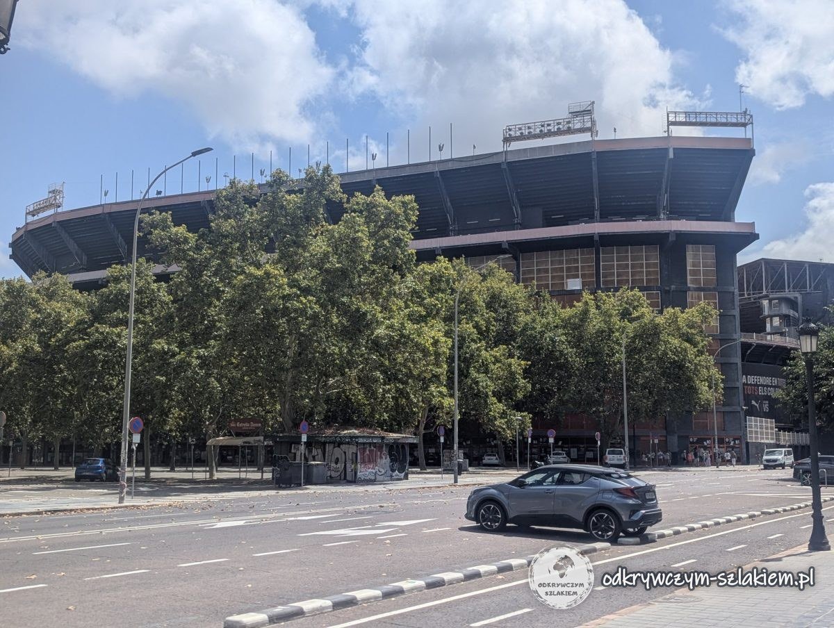 Stadion Mestalla w Walencji z zewnątrz
