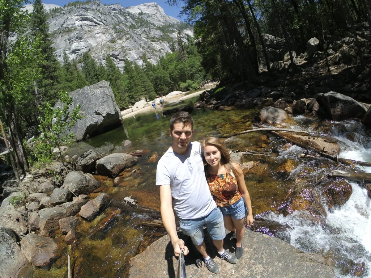 Przy górskim strumieniu w Yosemite