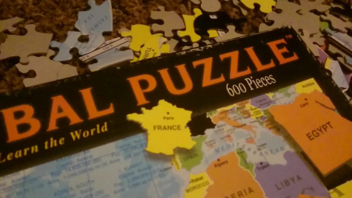 Puzzle z mapą świata od pracownika parku na czas czekania w opustoszałym Yosemite