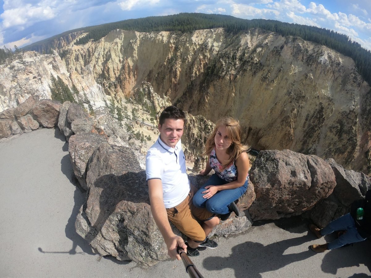 Żółte ściany Wielkiego Kanionu Yellowstone