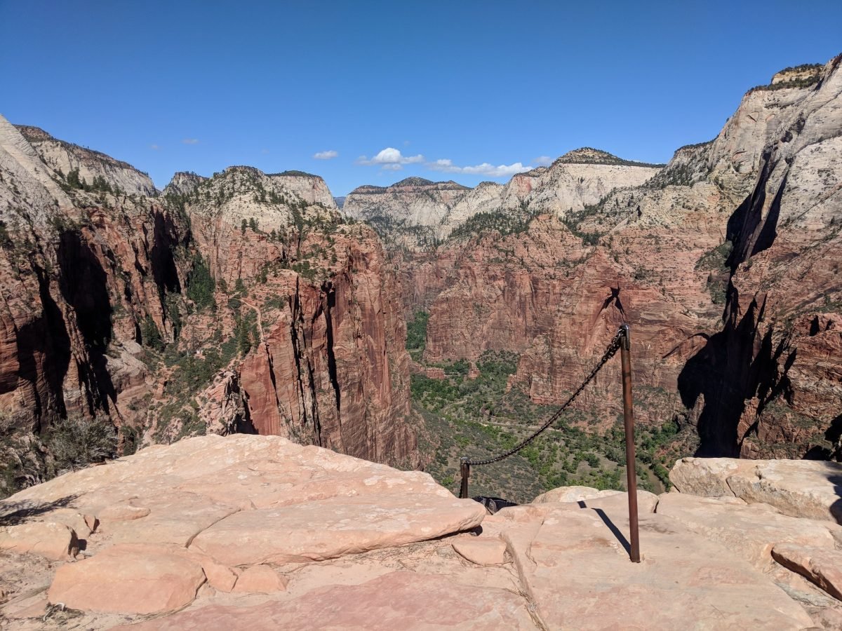 Widok ze szczytu Angels Landing na kanion Zion