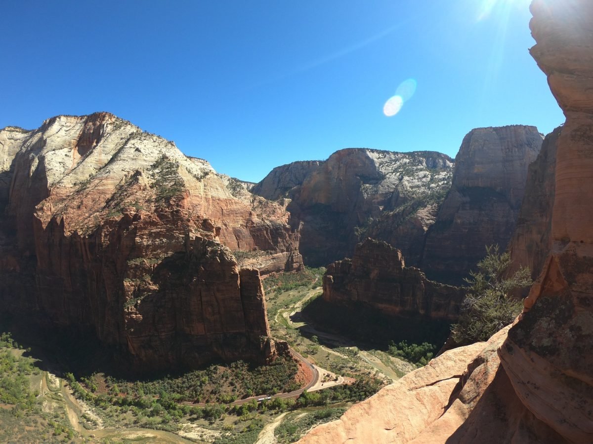 Widok z ostatniego etapu szlaku Angels Landing na kanion Zion